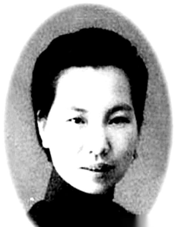 他们给了她二十根金条，让她去南京潜伏。结果她一头扎进麻将馆，哗啦哗啦地搓了整整