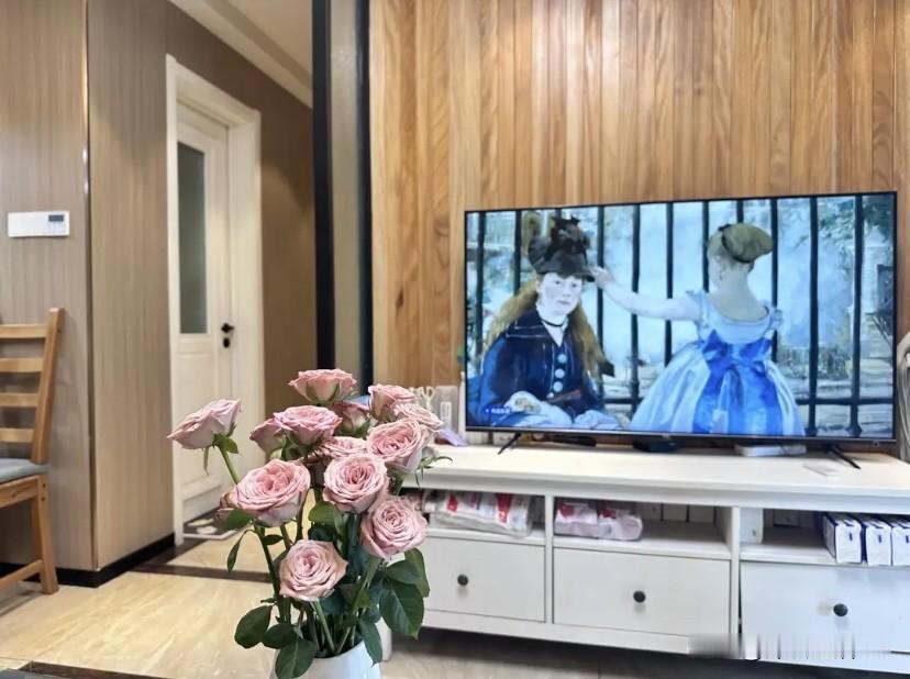 昨天周末，和一个以前玩得很好的闺蜜聊天，她说她很幸福，但是想离婚！下面是她和