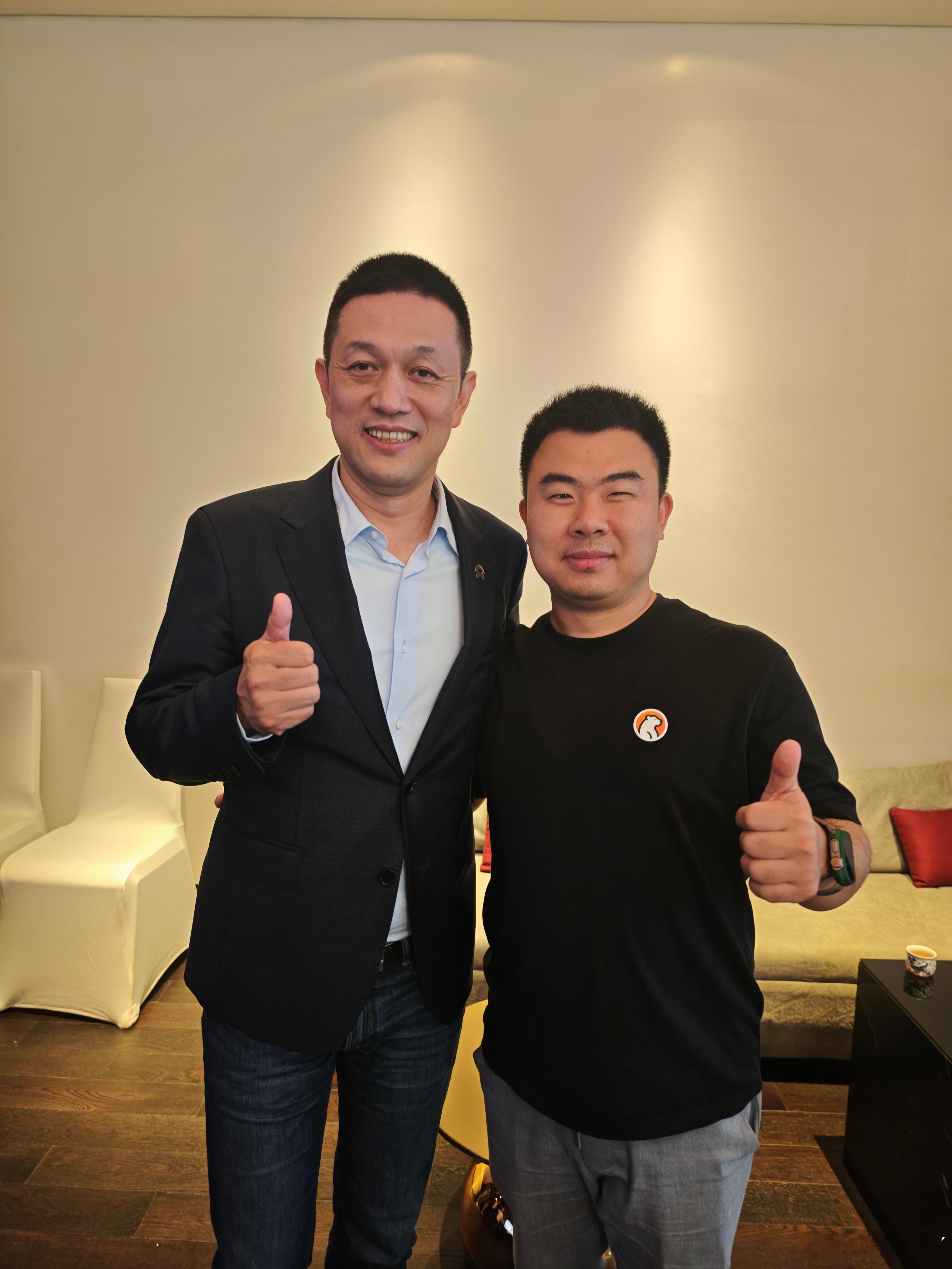 我们这一批做电动车起来的媒体人，肯定有一段绕不过的蔚来和斌哥故事，我觉得这些探索