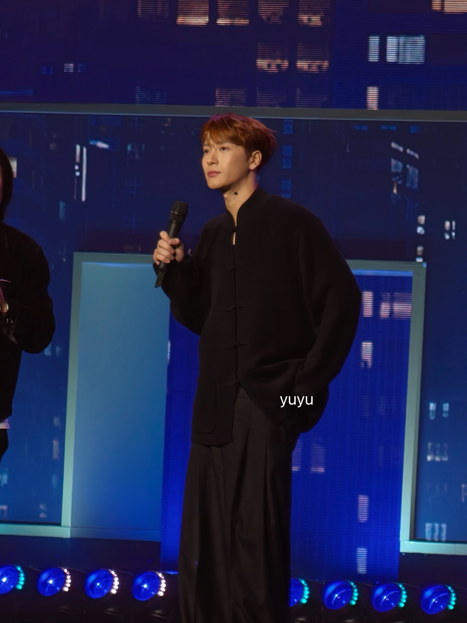 老公帅的好恐怖还是顺毛嘉好乖啊😭王嘉尔