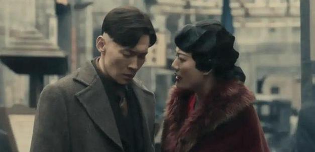 这对夫妻太自私恶毒也太蠢。《八千里路云和月》里，丁玉娇花了钱却没能进入租界，