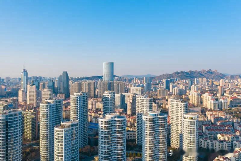 青岛楼市那些房东感受不到青岛楼市小阳春的热度，也是属于正常的。毕竟青岛房价的确