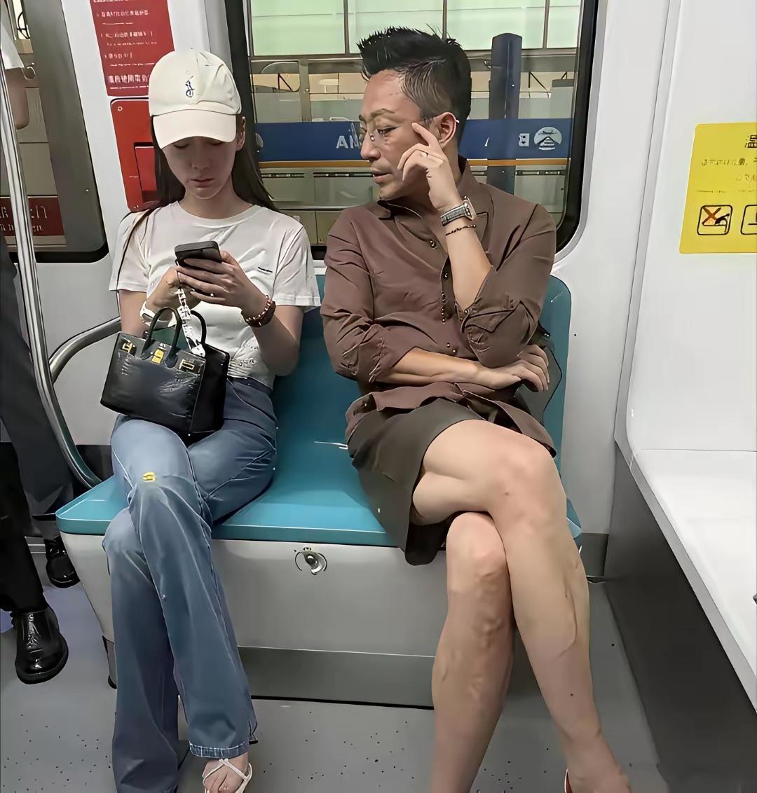 警惕！汪小菲身体是不是出了问题啊？这两天汪小菲的新闻又热络起来了。原因是他老