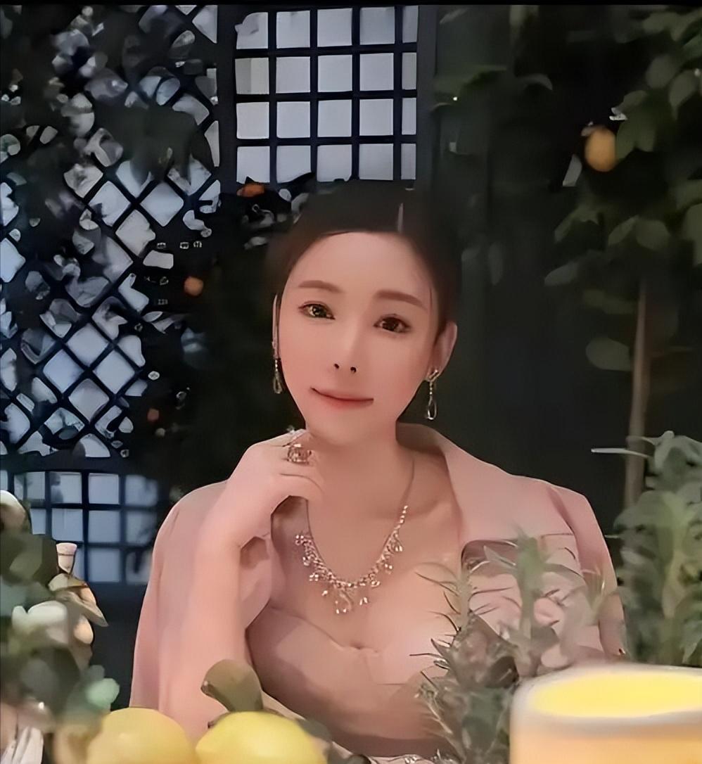 可惜了！“做事太过“是香港名媛蔡天凤遇害的主要原因。2023年2月24日，28岁