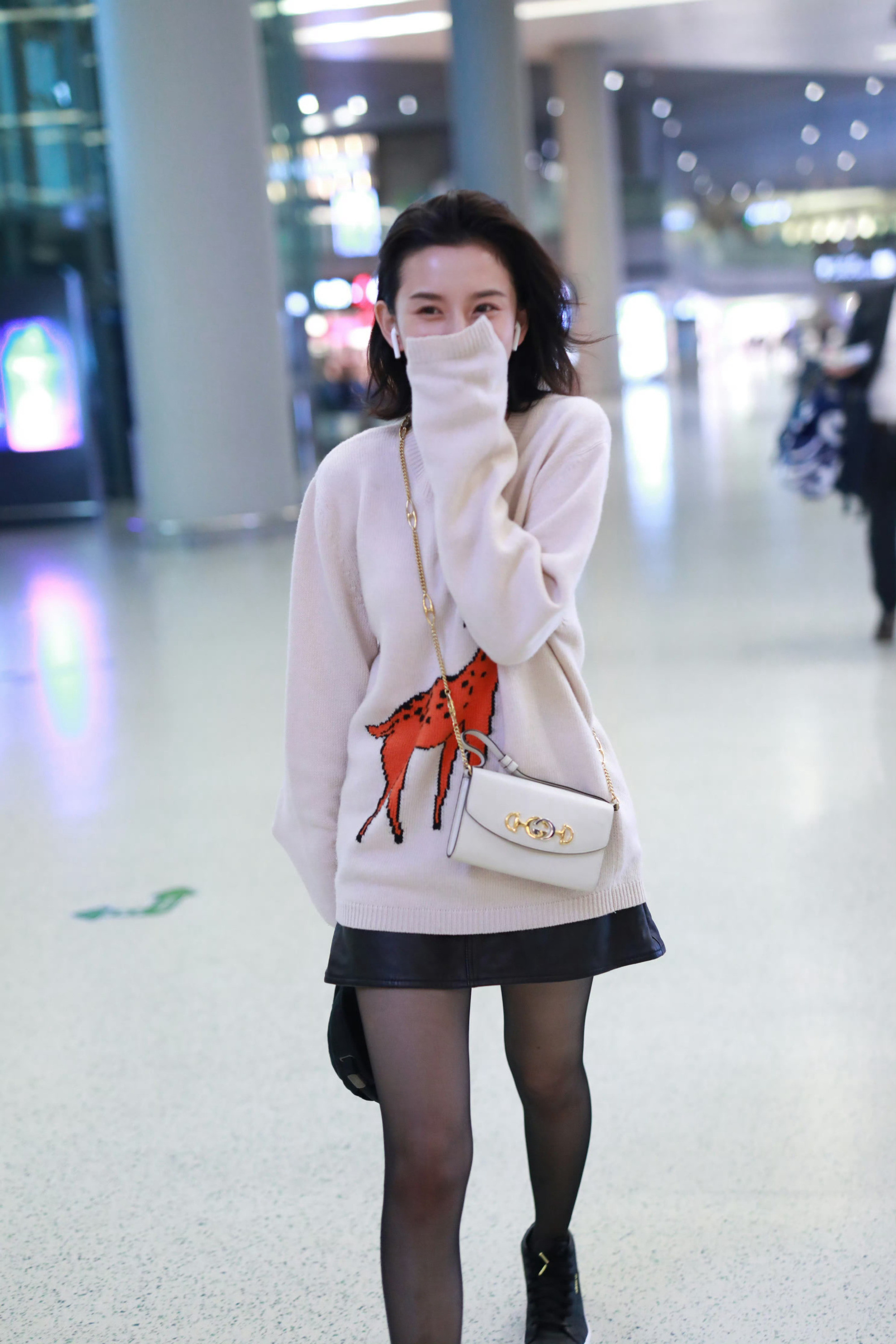 宋祖儿剪短发齐肩短发的祖儿，清爽少女感满满。宋祖儿