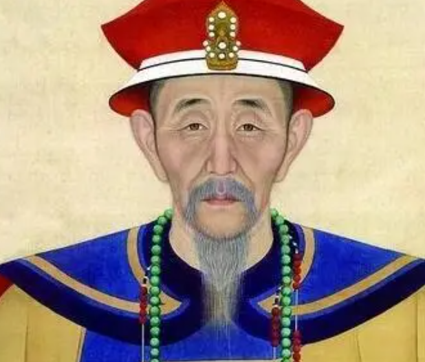 1703年，68岁的索额图被活活饿死在宗人府。康熙尤不解恨，又下令抄了他家，杀光