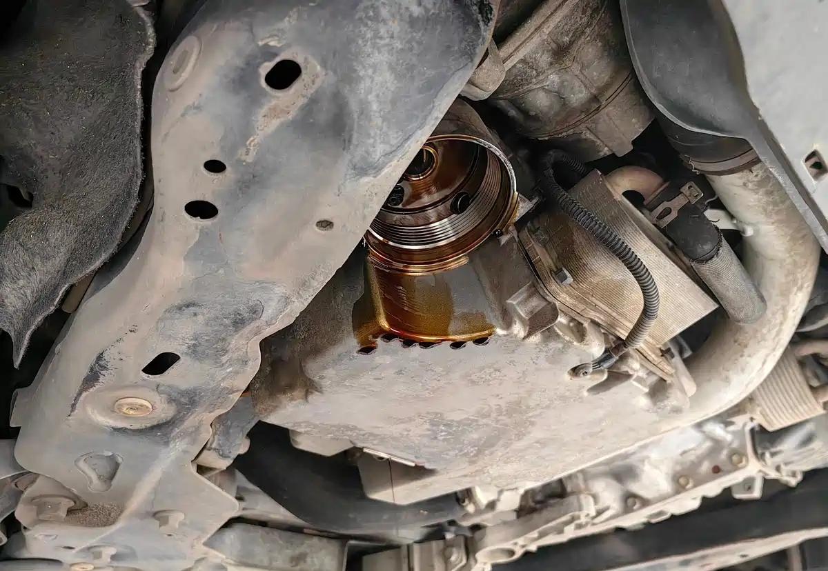 现在很多车主由于汽车比较老了，都是去路边的维修站保养一下，觉得换换机油没有什么技