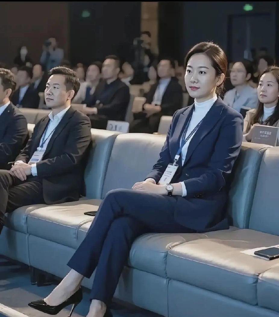 不懂就要问，月入8000，可以追她吗？