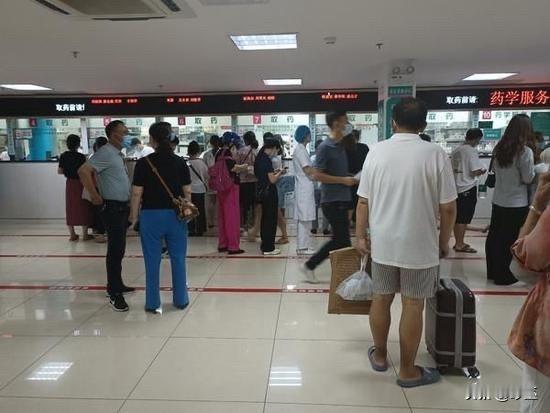 湘雅二院出这么大的丑闻，我以为会被唾弃，导致人去楼空，没人再去那看病。结果这几天