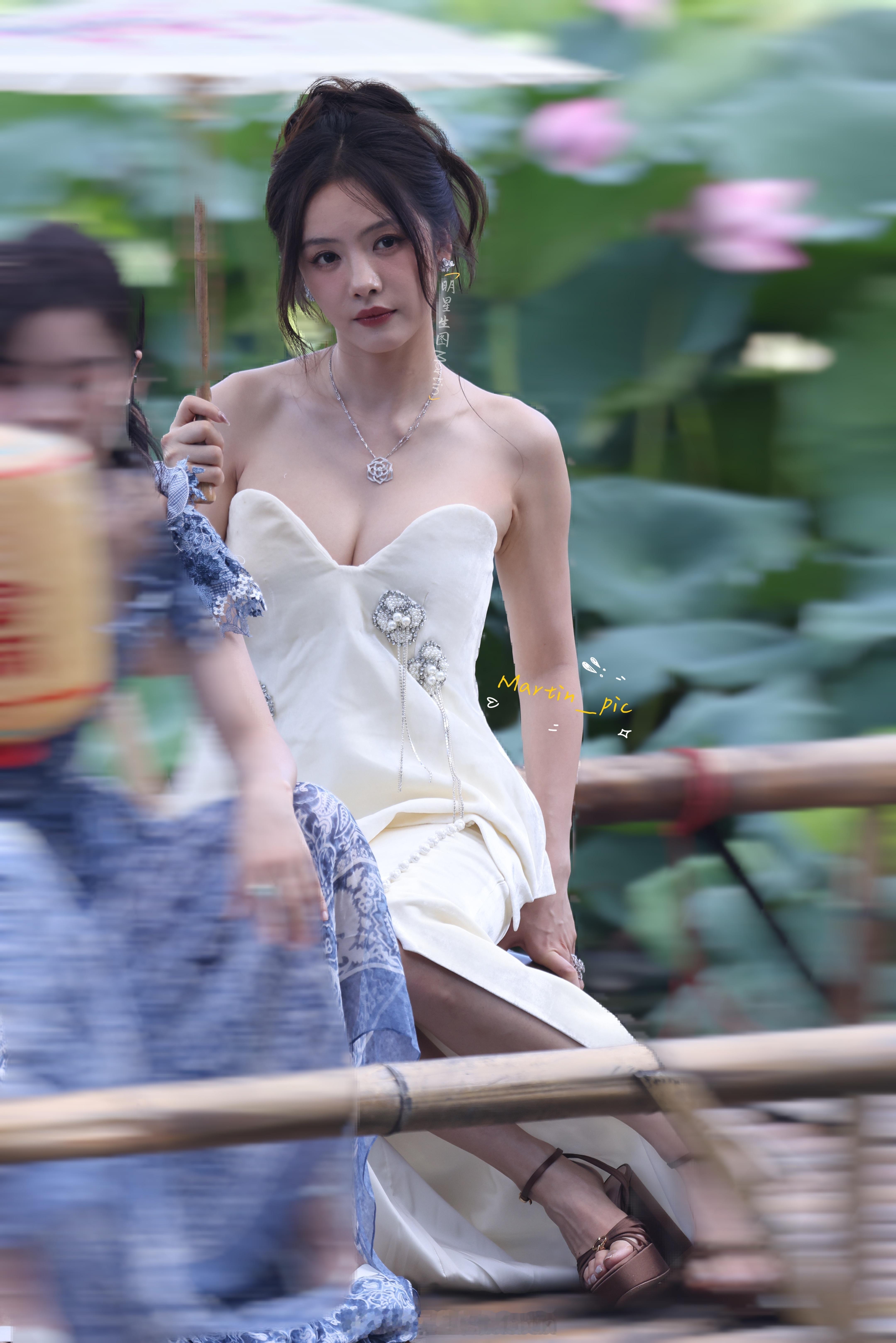 蔡文静的穿搭从没让人失望过​​​