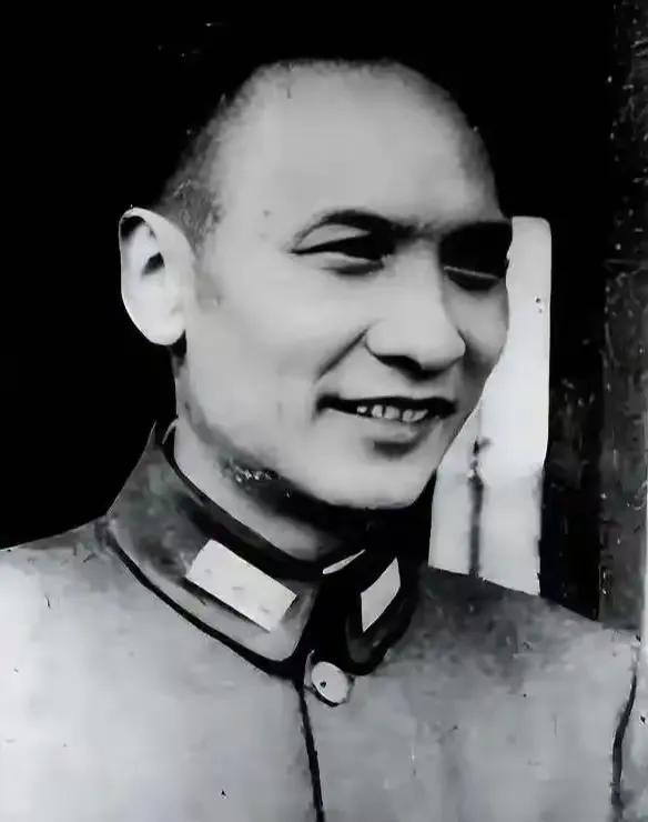1950年，云南省主席的位置给了陈赓，没给和平起义的卢汉！陈赓私下告诉他原因，卢