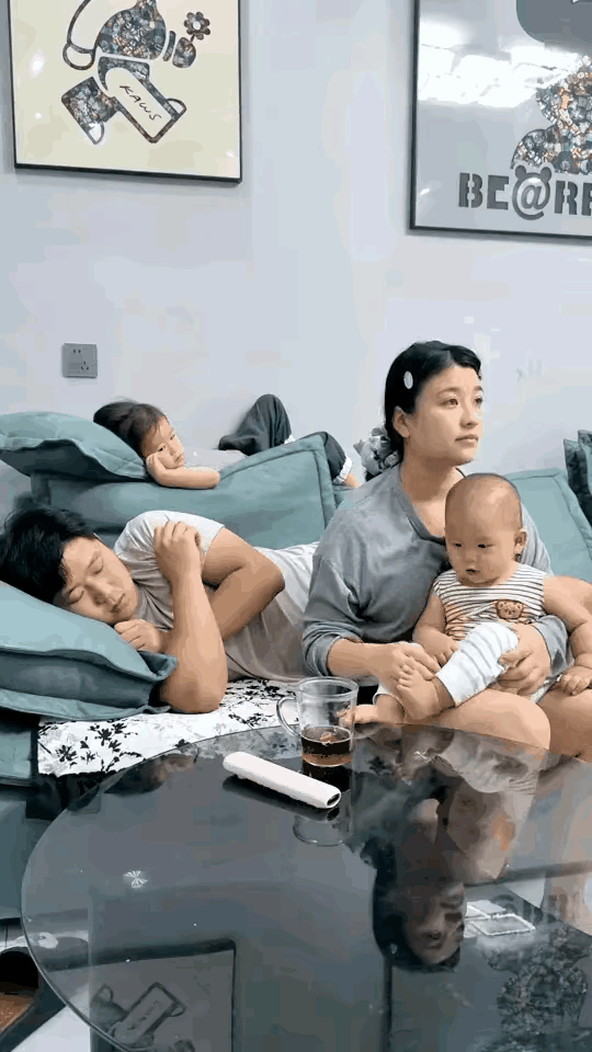 你闺女可看到了，小心你的脸。[捂脸哭][捂脸哭][捂脸哭]