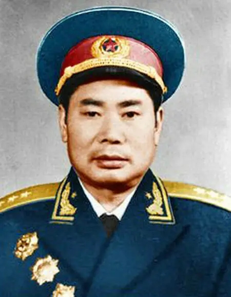 1974年，杨得志下乡看望老战友，却发现老战友穷困潦倒，县委见他生气，急忙解释：