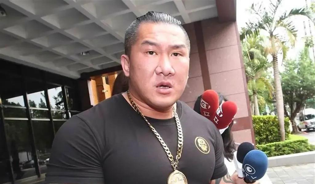 馆长能参加9.3大阅兵是他及许多中国人的期盼！中国外交部发言人朱凤莲在答记者问