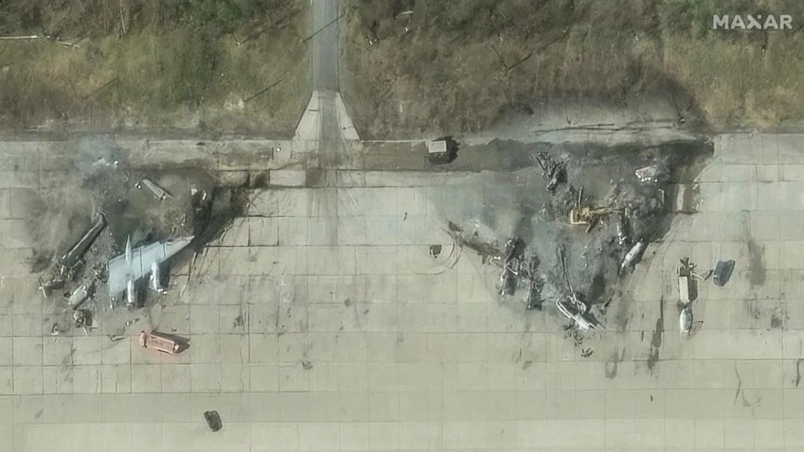乌克兰无人机袭击俄罗斯军事基地，美国却陷入了紧张状态，原来，美国轰炸机也没有坚固