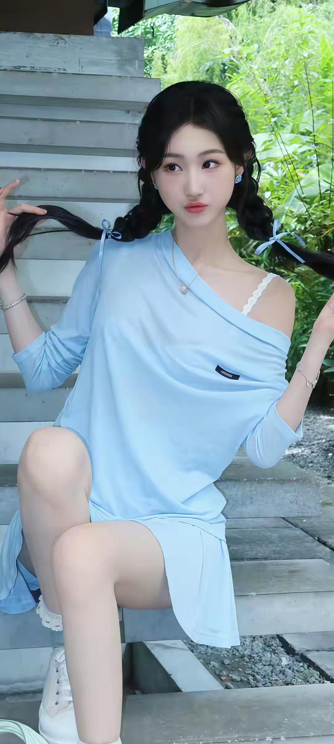 《命运之树》那轻飘飘的衣裙那娇滴滴的模样似乎是青春的专利然而一眨眼就