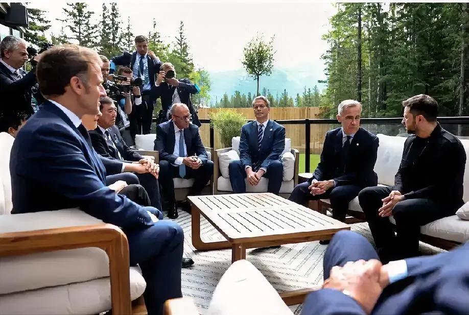乌克兰总统泽连斯基于17日远赴加拿大，参与了七国集团（G7）首脑会议，他在会上急