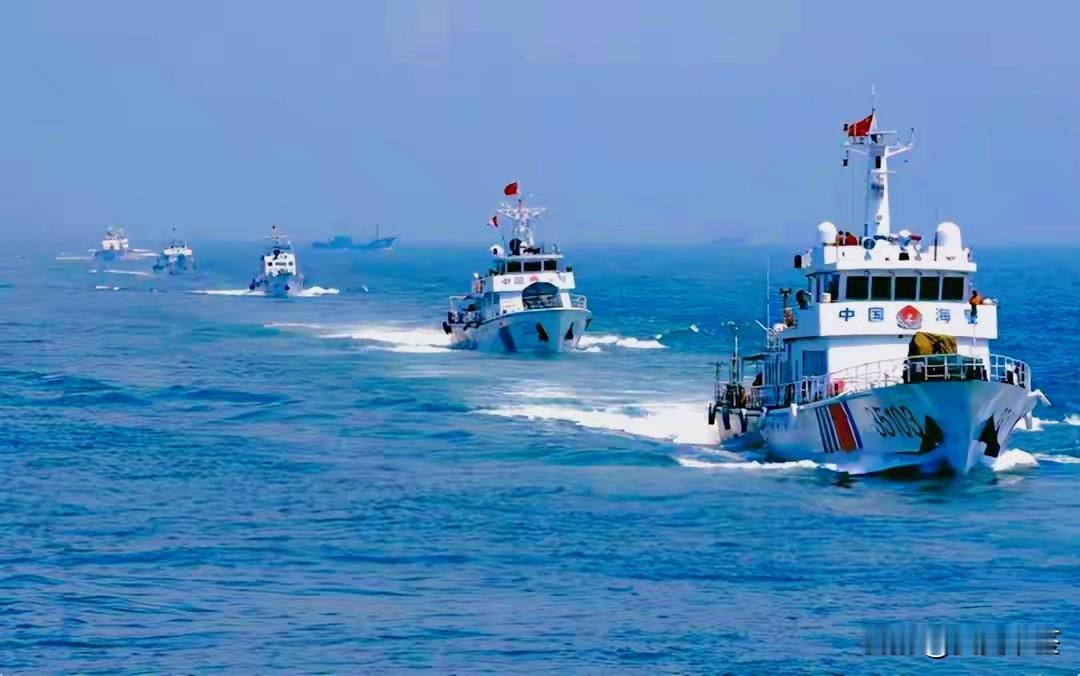 南海闹剧！菲方带刀闯中国岛礁，美方还敢颠倒黑白？12月15日，外交部直接表