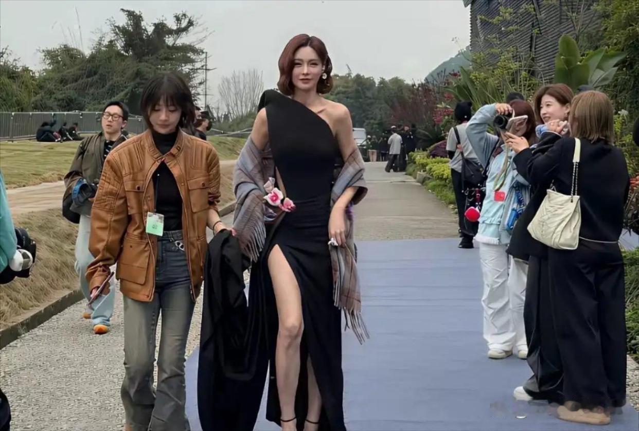 突然理解杜海涛了，沈梦辰直接艳压周边所有人