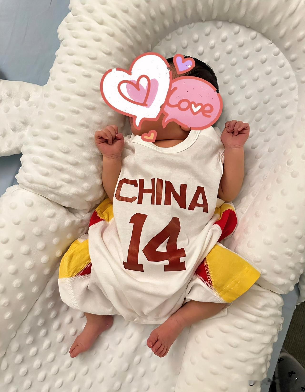 李弘权最正确的选择，估计就是没有拒绝中国男篮的邀请，他当爸爸了球队也赢了，他