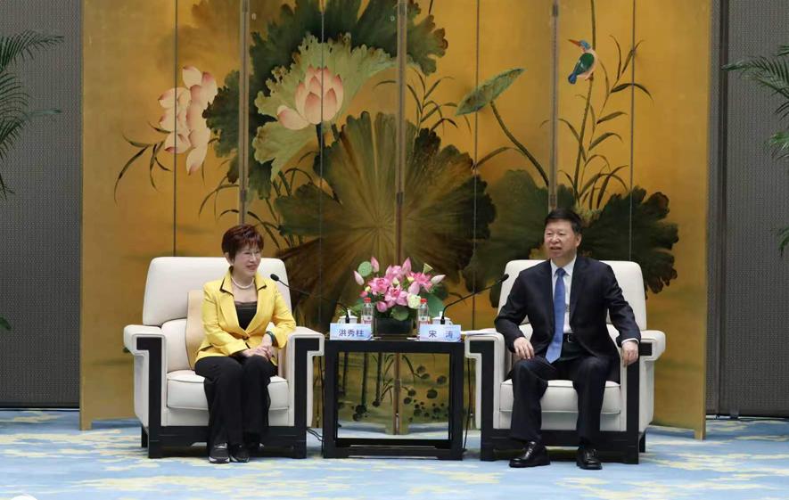 果然还得是洪秀柱，敞亮！7月17日，国台办主任宋涛与台湾国民党前主席洪秀柱一