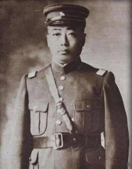 1929年年初，东北大帅张学良下了一道惊天命令，在奉天帅府老虎厅，当场枪决了杨宇