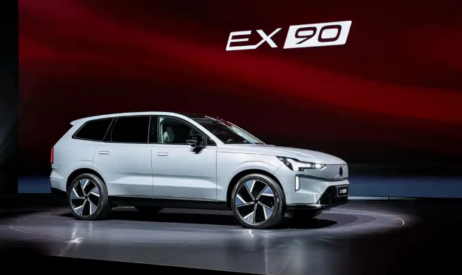 沃尔沃EX90ES90预售价公布安全底色不变价值更高同时沃尔沃还推出了全新XC
