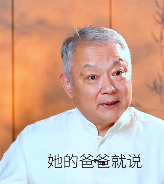 演员欧阳奋强说：“拍《红楼梦》时，有次我们去鞍山取景，晓旭她是鞍山人嘛，然后她爸