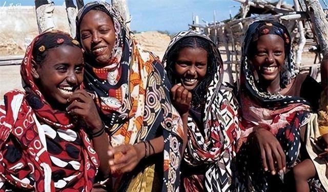 神秘的非洲努尔族：为了延续后代，女人也可以“娶妻”努尔族有多古老？这么说吧，他