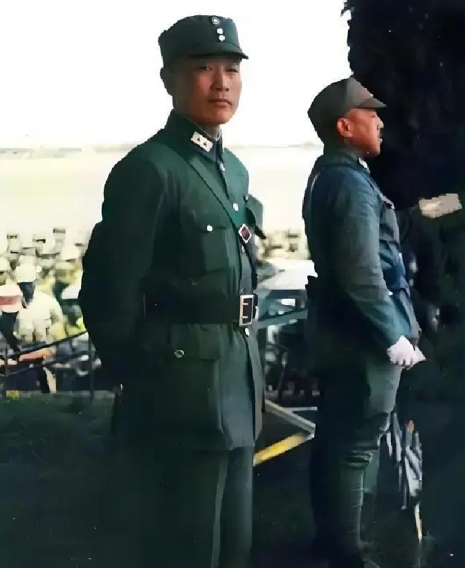 解决掉盘踞云南十几年的“云南王”龙云后，蒋介石为了平息舆论，转手就把负责动武的杜
