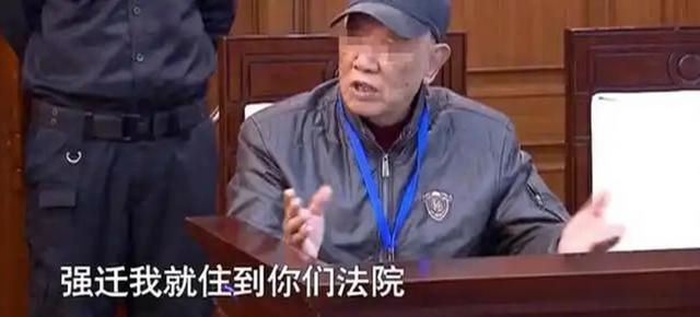 真的是白嫖上瘾了！2024年，上海，一男子借住在女同事房子里10余年，儿子结婚生