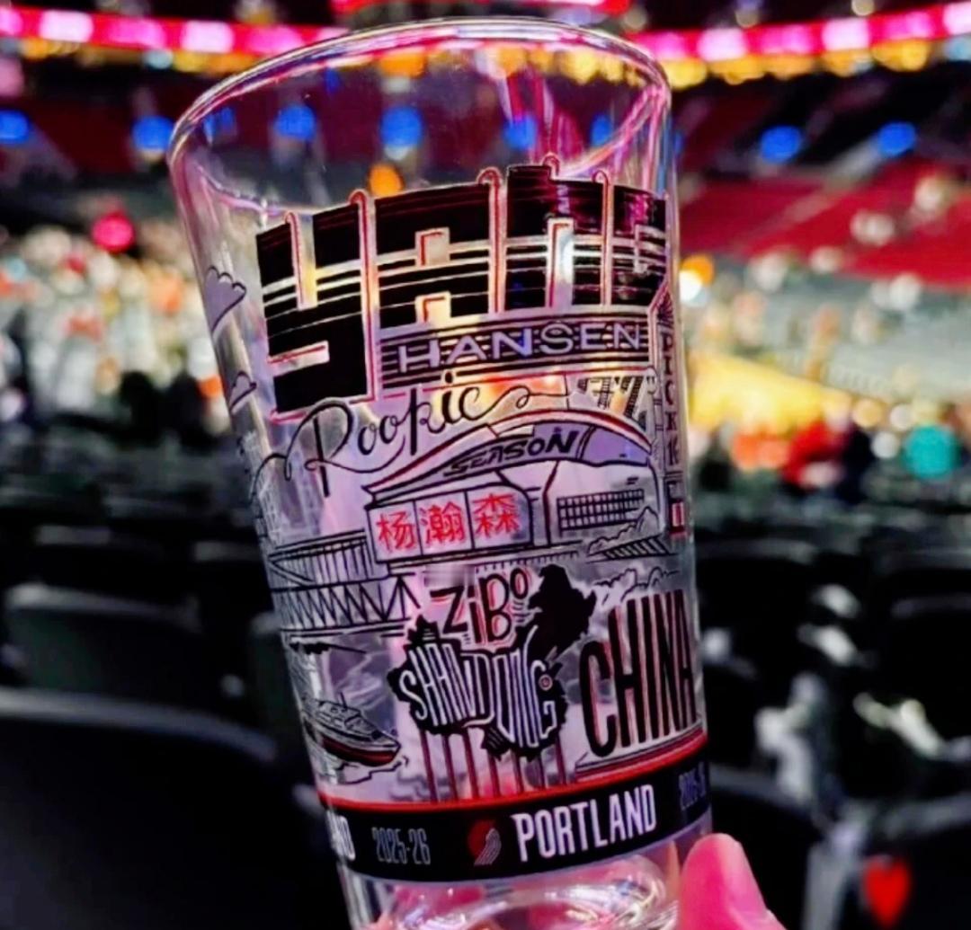 离谱！杨瀚森纪念杯漏绘台湾、海南，国家版图岂能儿戏NBA开拓者队为中国球员