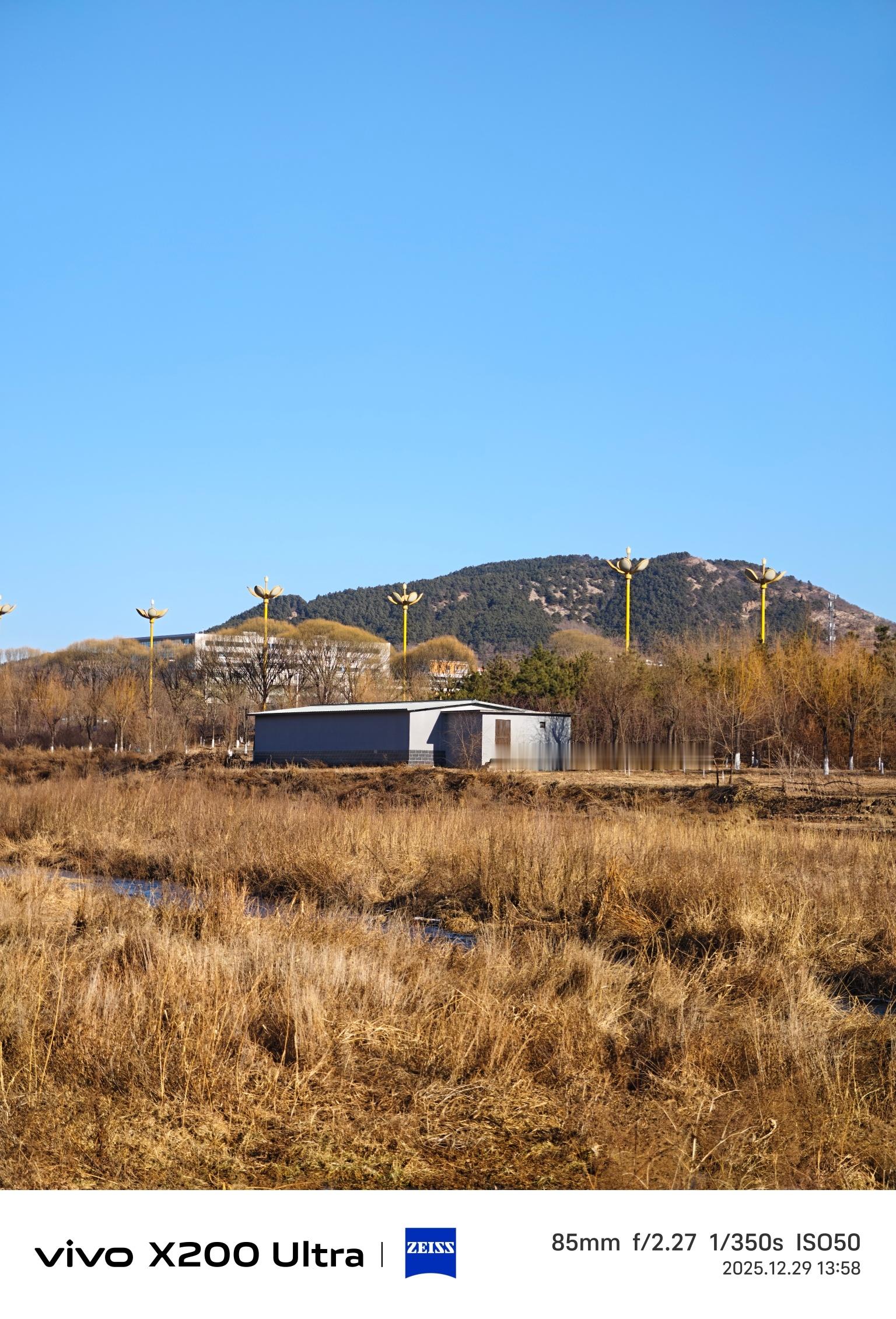 一个正常的影像进化路径就应该是这样的：一家更比一家强，来年还会再追上。如果小米1