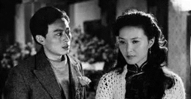 1995年,王诗槐与张晓明离婚，王诗槐离婚后与智力缺陷并患有癫痫的儿子一起生活。