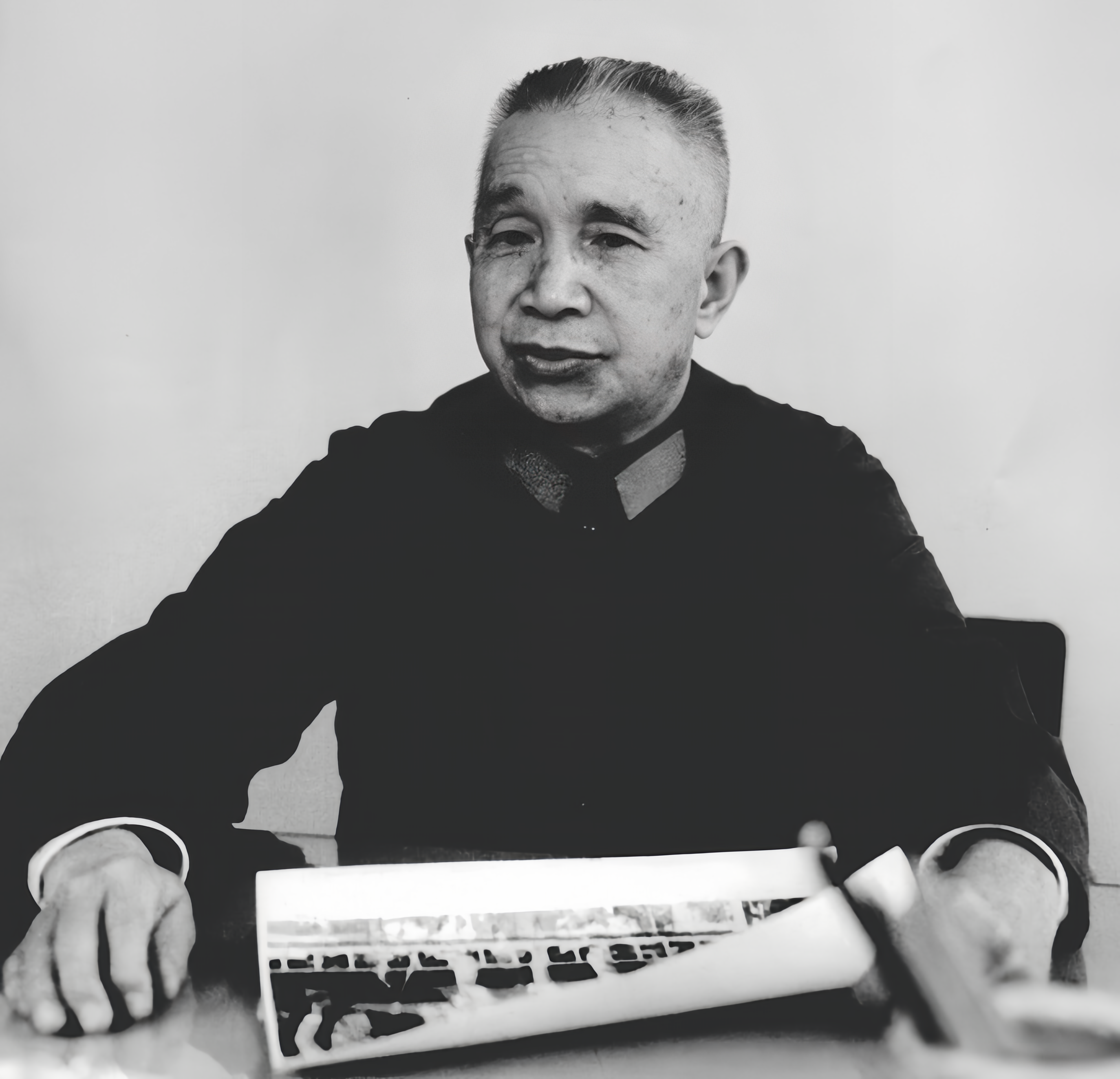 1958年总参谋长粟裕大将受到错误批判，此后历经毛主席、华国锋和邓小平等三位军委
