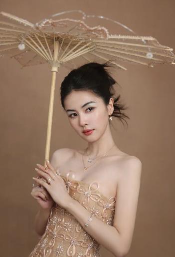 白鹿周翊然恋情瓜反转！网友：白激动一场？白鹿周翊然恋情传闻辟谣谁懂啊家人们😭