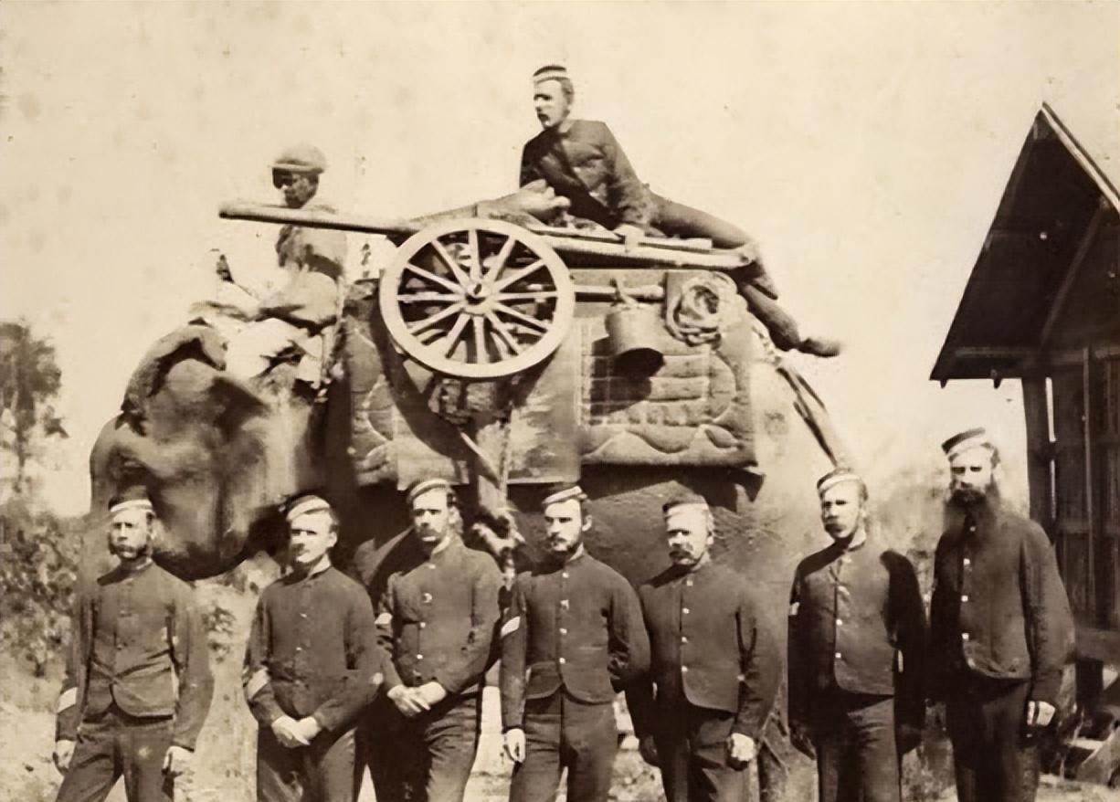 清朝时期我国由于历史原因遭受到了其他国家的侵犯，由于当时军事力量弱小，我国只能通