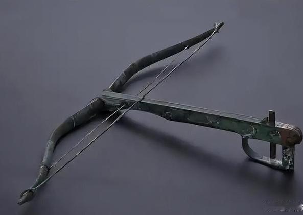 秦始皇为何能一统六国？史学家：秦国出现了当时不应该出现的武器你敢信吗？两千