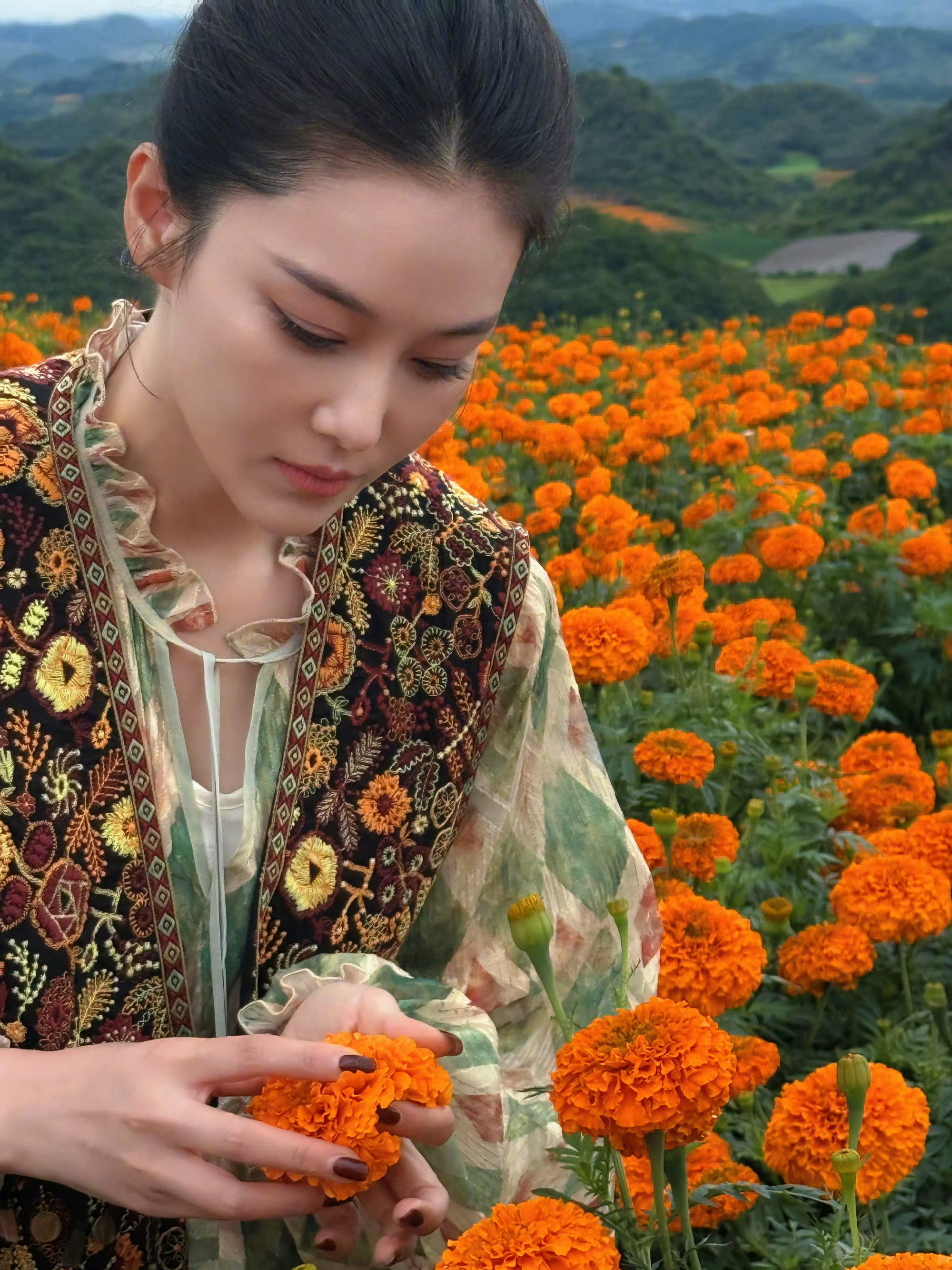 张馨予带火一路线村民增收这才是明星真正的意义吧[鼓掌][鼓掌]，祝愿村民们能越来