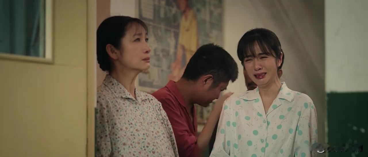 秦海璐和王晓晨的哭戏，哪个好？张嘉益演的胡三元犯了事被公安局抓走了。胡三元一下