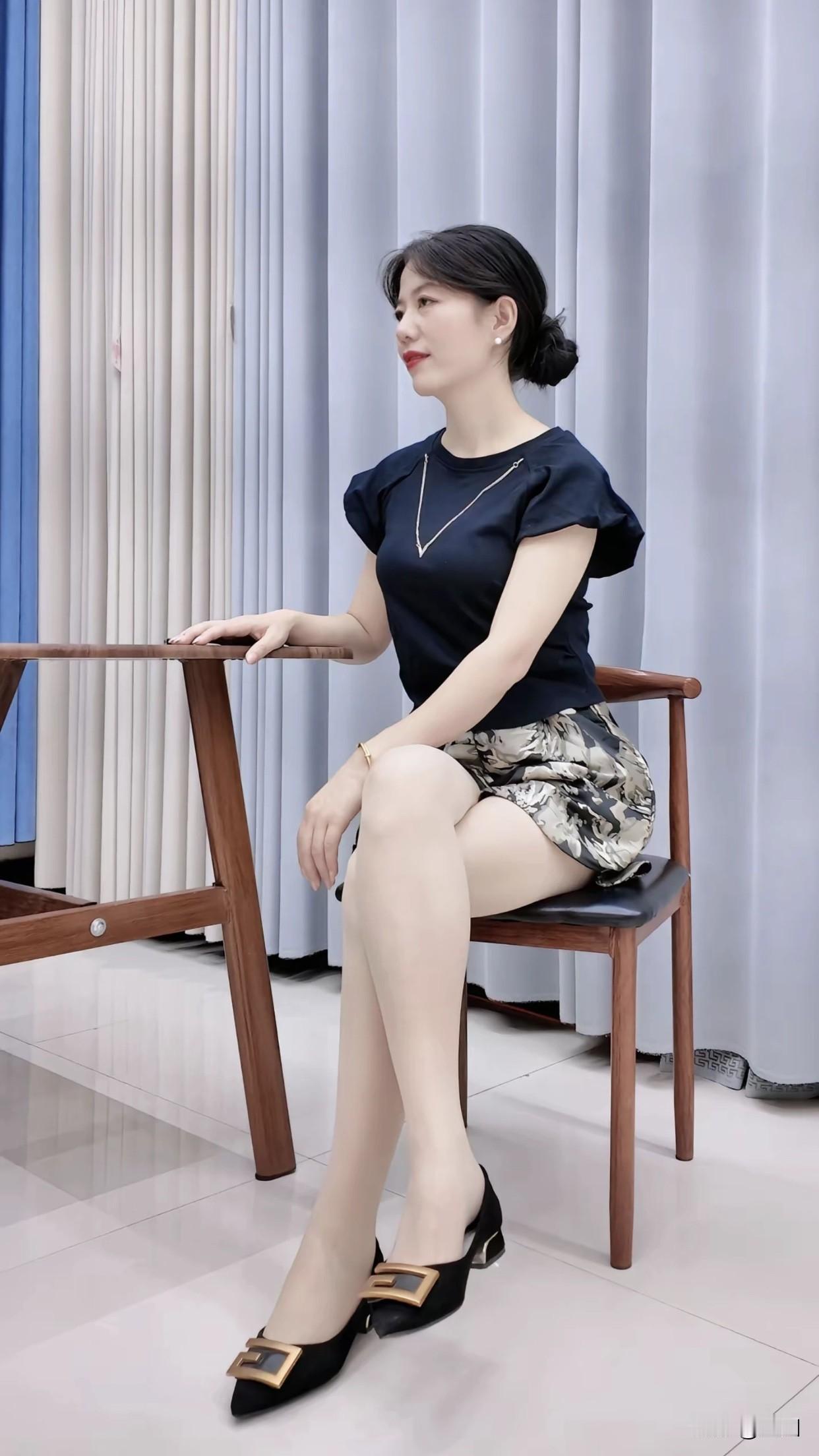 喜欢成熟的女人正常吗成熟女人的魅力在于岁月沉淀，她们懂处理情绪，理性面对冲突。和