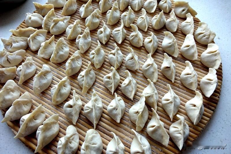 超市里的水饺琳琅满目，可谁能想到这里面暗藏“雷区”！我就有次买了号称纯手工的水饺