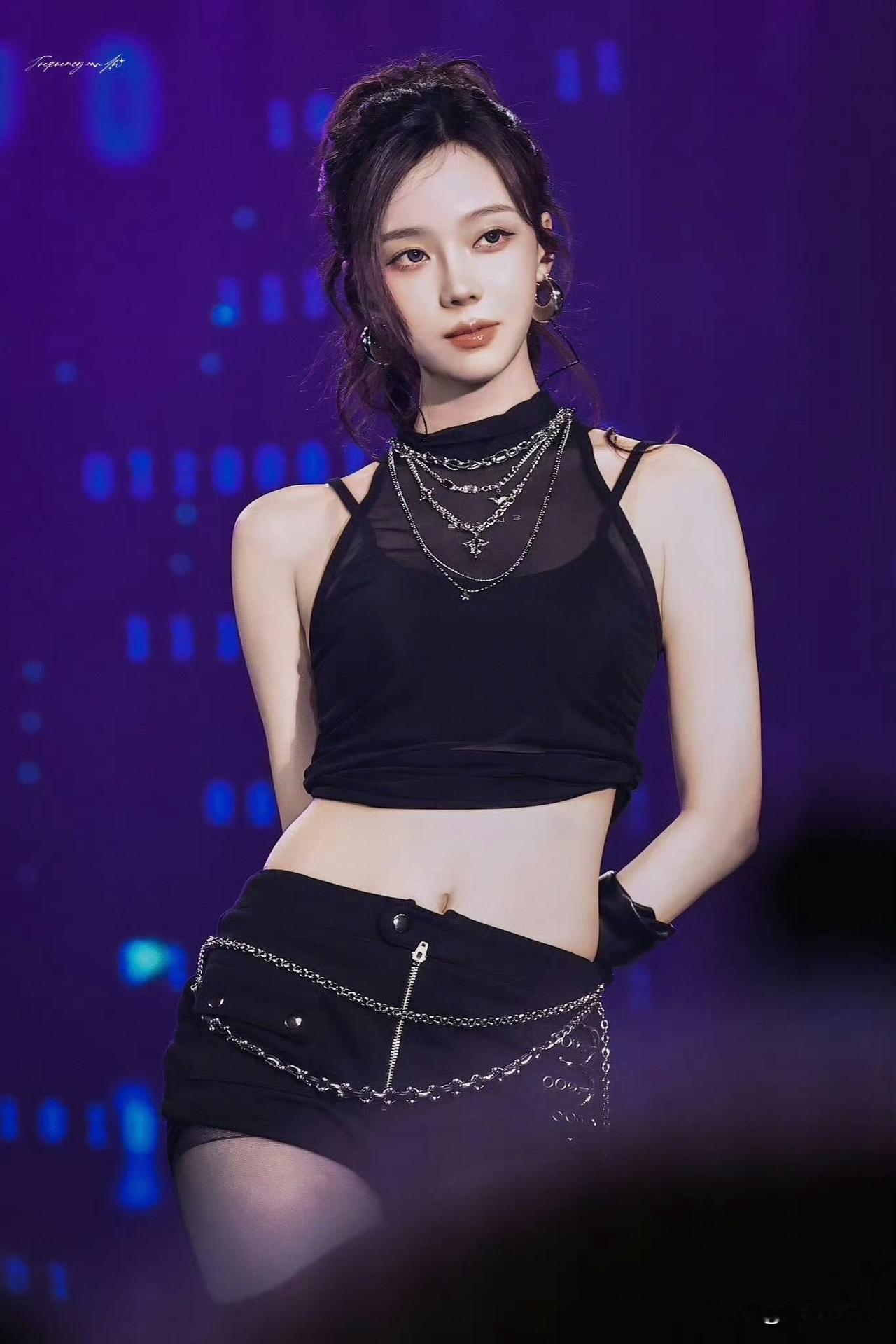 金玟庭黑丝·妈妈级别