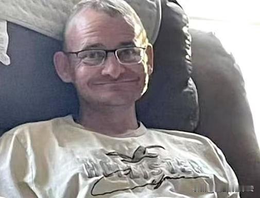 我是万万没想到啊，牢A回国后第一次集体连线直播，就直接让我的San值掉光了。