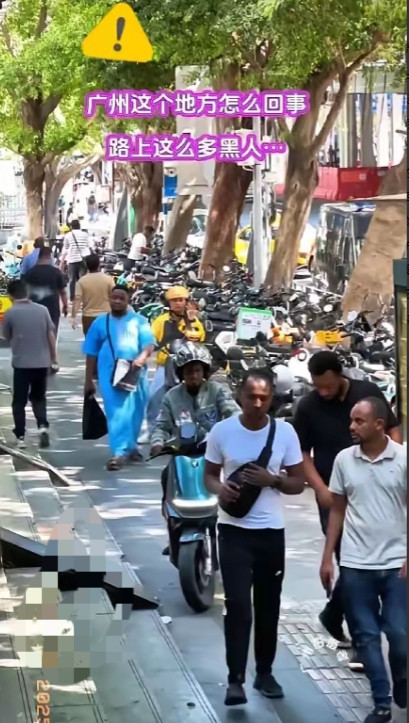 广州近几日几天闹得沸沸扬扬的，因为黑人想定居广州。广州有条热闹的街，最近被网