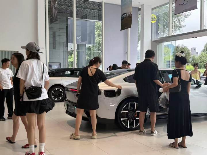 特斯拉、小米、小鹏接连降价, “金九”车市会打价格战吗?