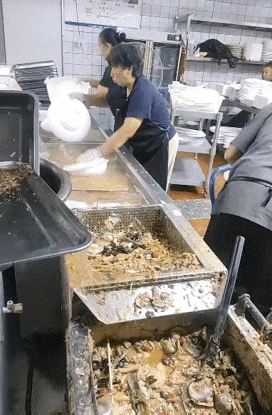 没事千万不要去后厨，怕你吃不下饭！