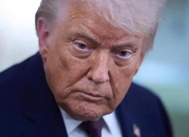 美国总统是4年一任没错，但国会是2年一选。总统上任满2年，就会有一场中期选举，就