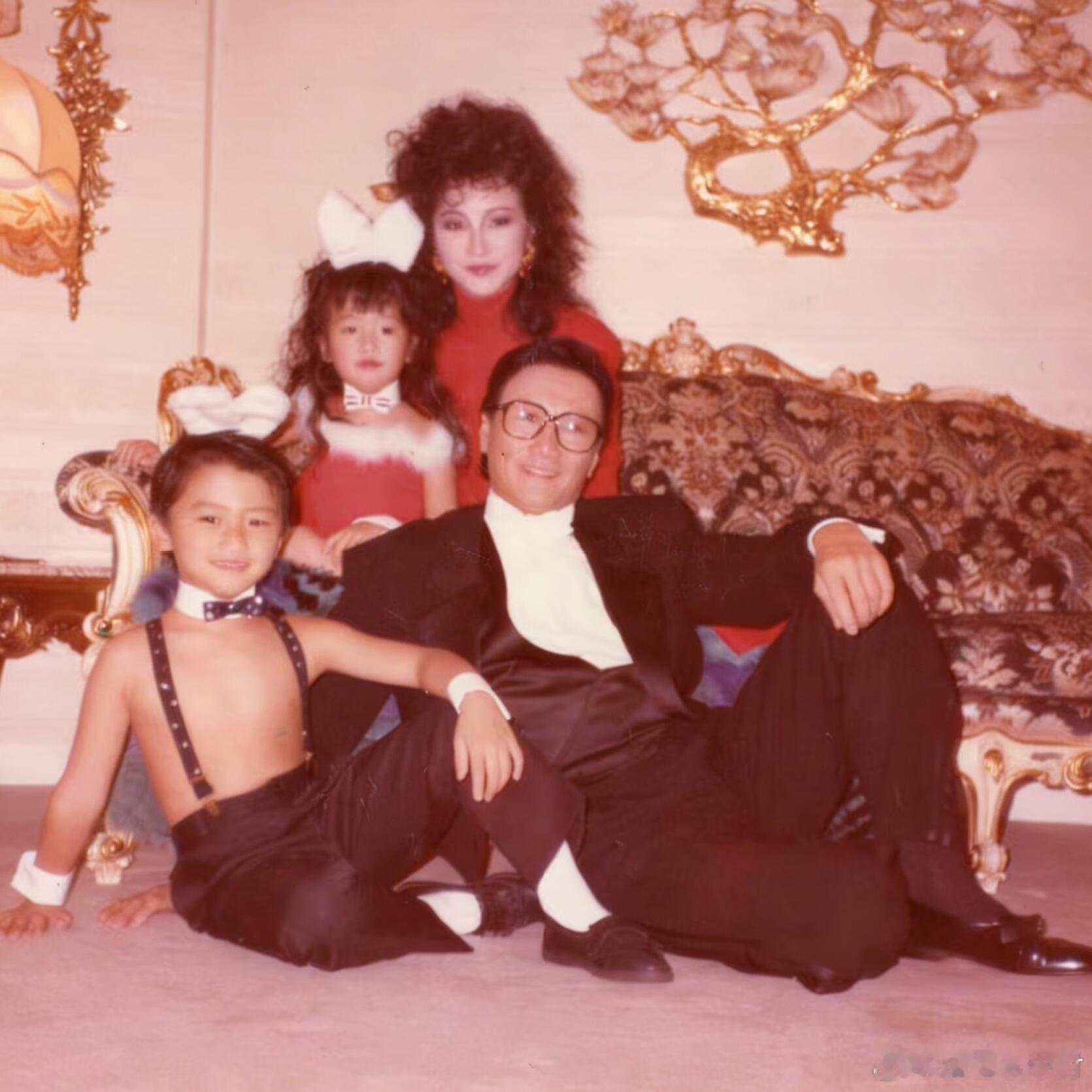 谢霆锋小时候也太可爱了吧！