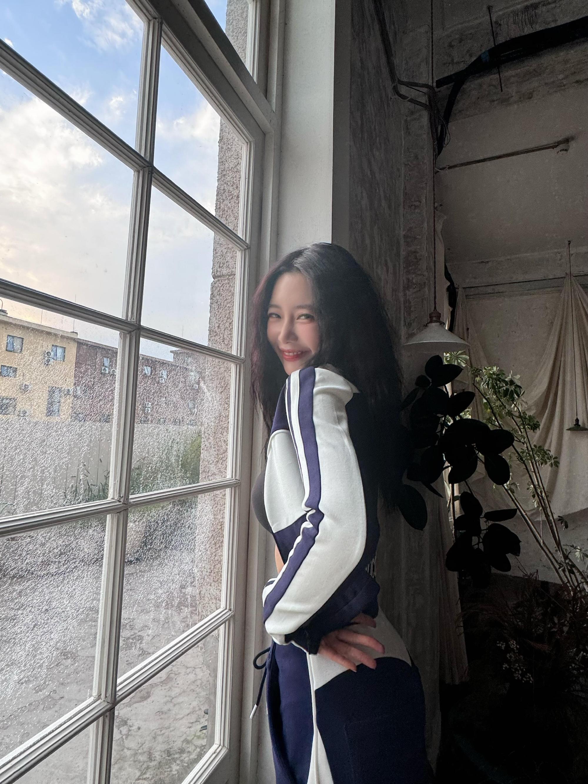 克拉拉最新健身照，自律好身材的姐姐​​​